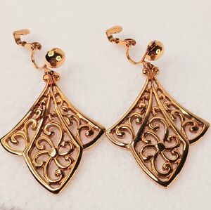 Earrings Clip On Vintage Rich Gold Tone